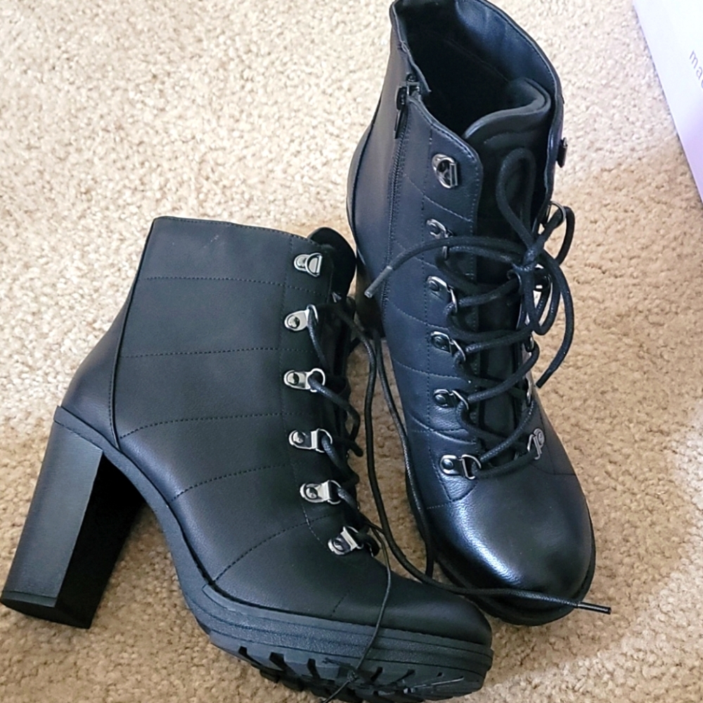 GBG Guess woman's boots